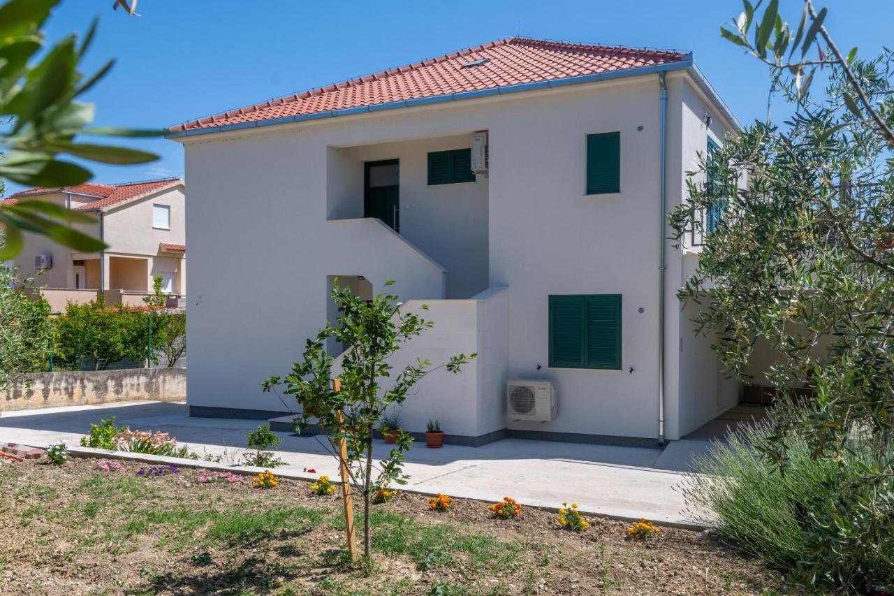 Apartments Lovor & Lavanda Kaštela Zewnętrze zdjęcie